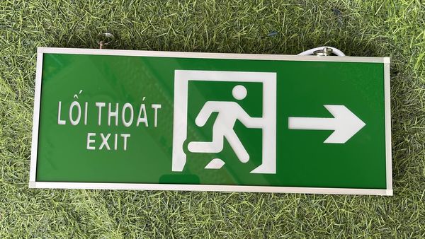 Sự khác biệt giữa đèn chỉ dẫn thoát hiểm và đèn chiếu sáng sự cố 
